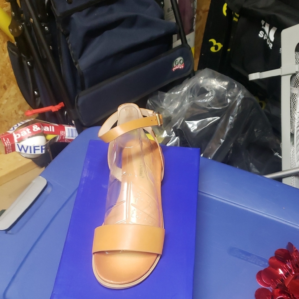 Lady sandals